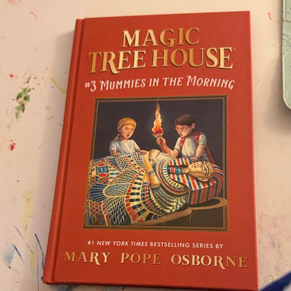 Magic Tree House: Mummies in the Morning Book